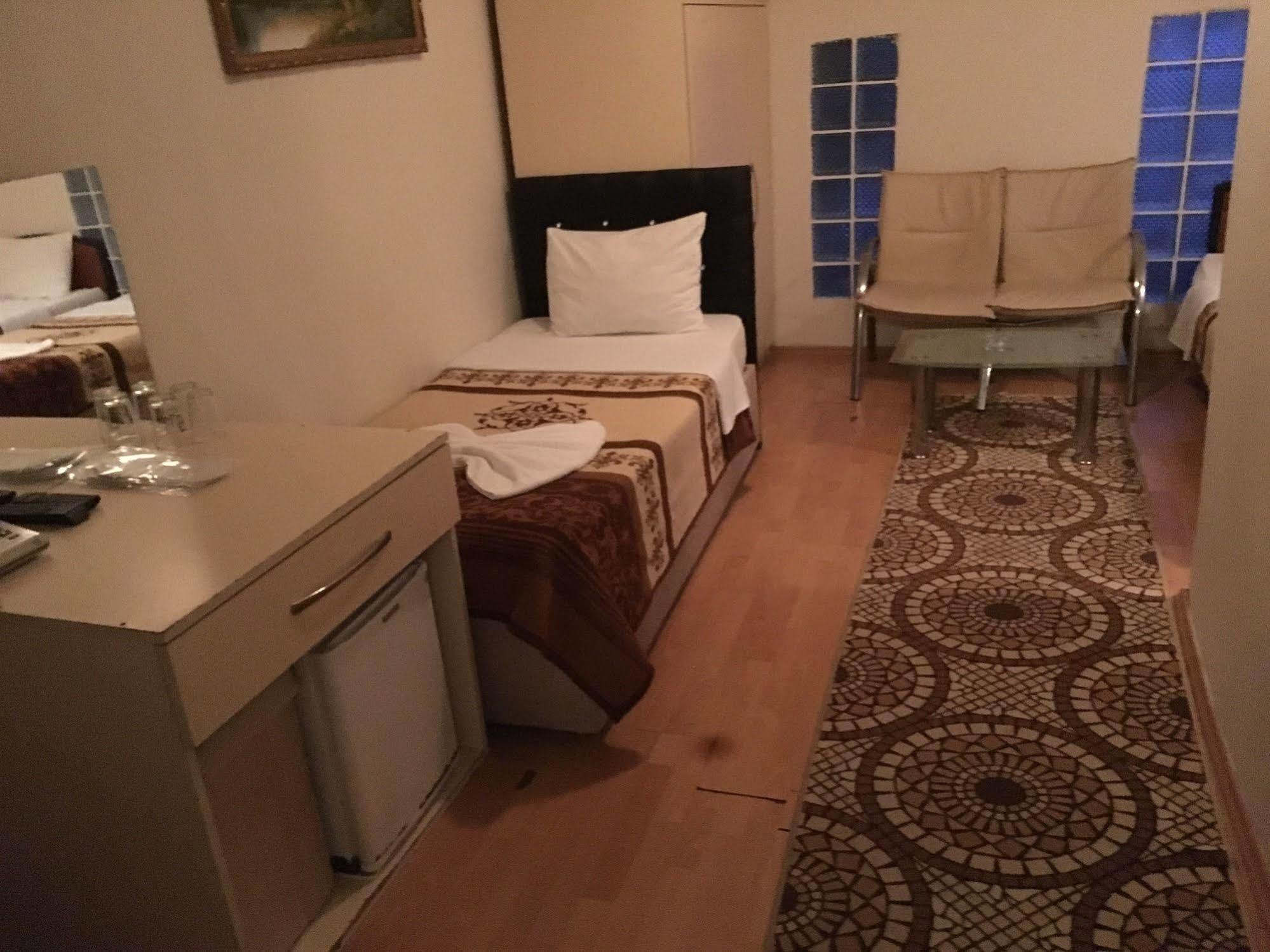 Oeruen Hotel Истанбул Екстериор снимка